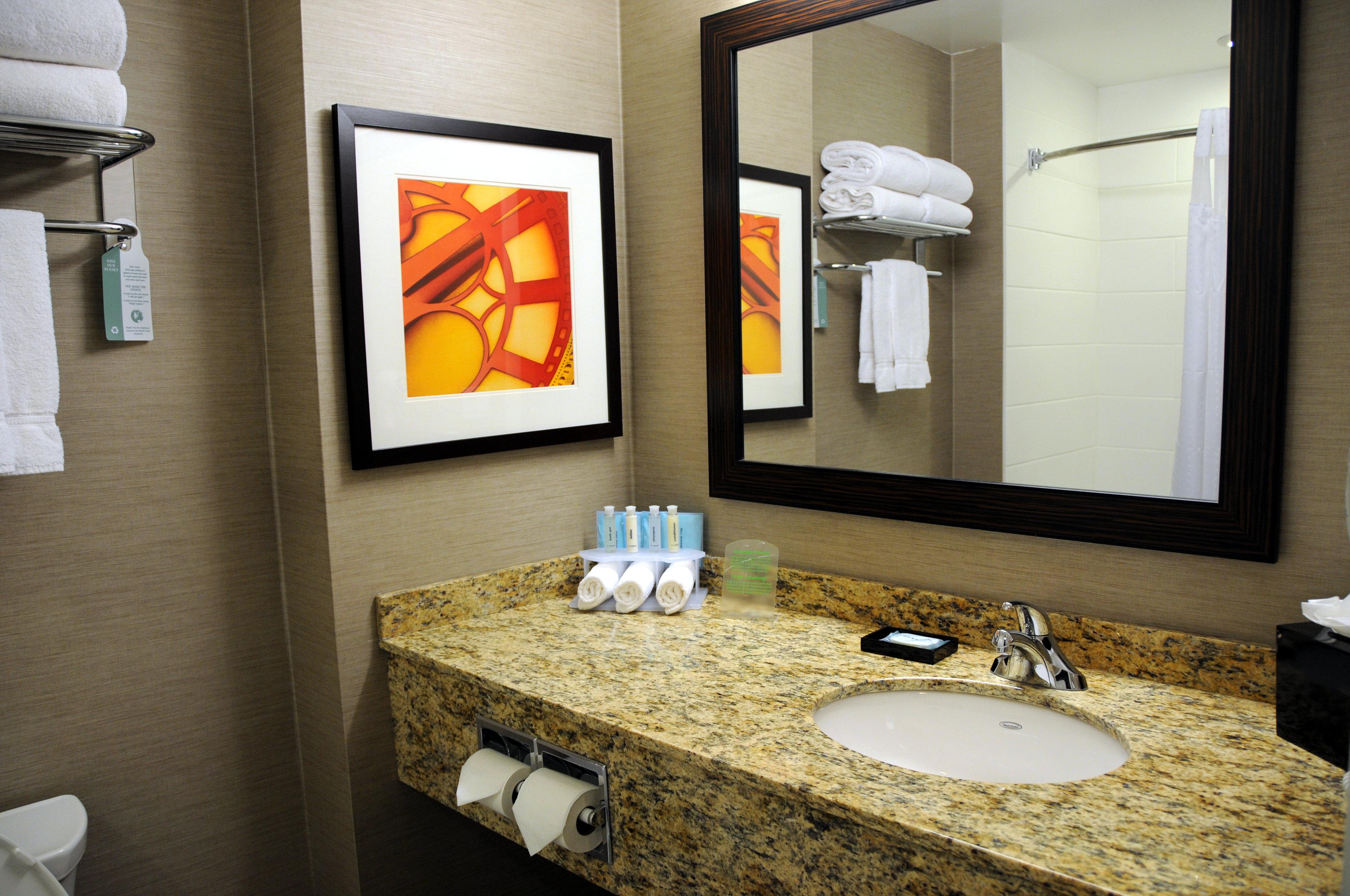 Chateau Inn & Suites Bonnyville Kültér fotó