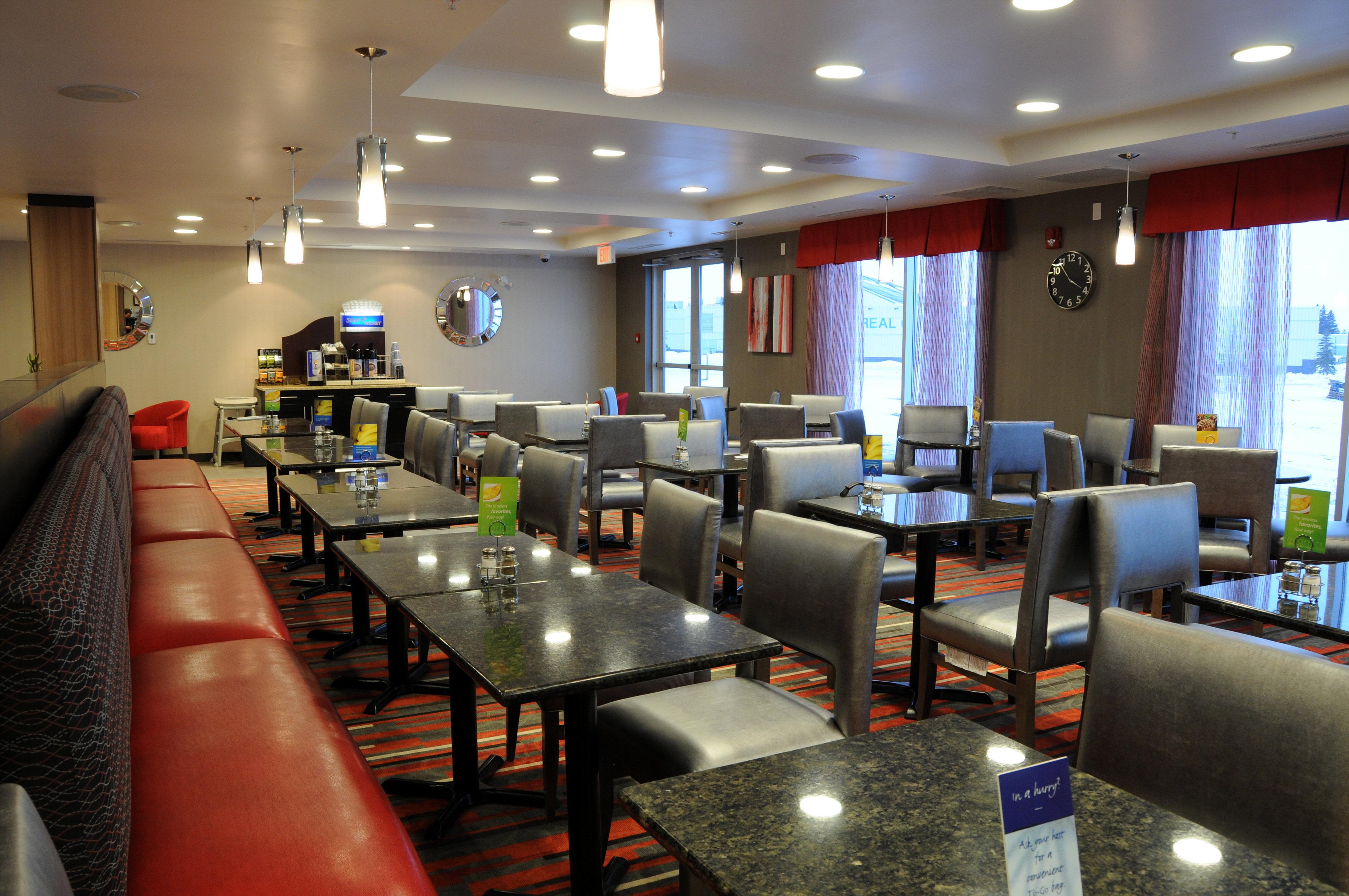 Chateau Inn & Suites Bonnyville Kültér fotó