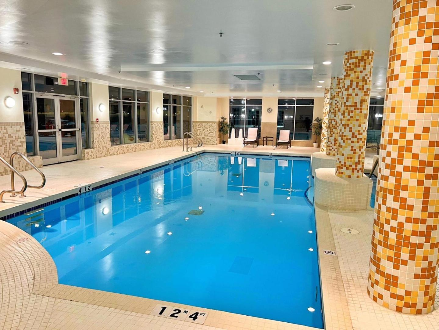 Chateau Inn & Suites Bonnyville Kültér fotó