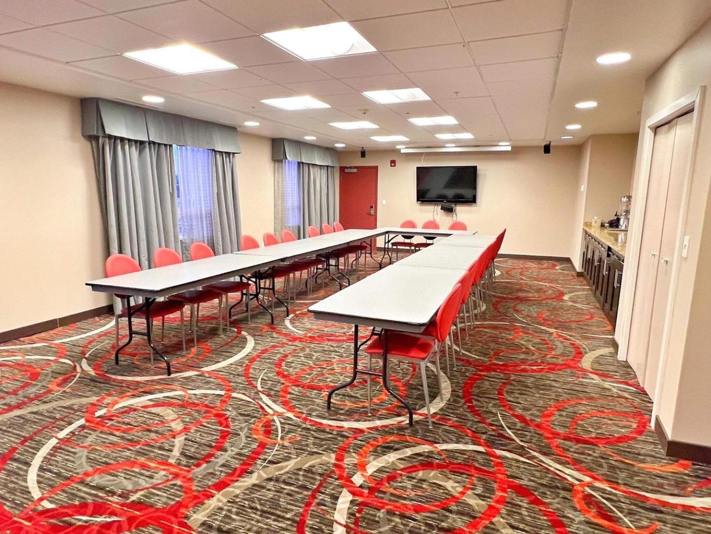 Chateau Inn & Suites Bonnyville Kültér fotó