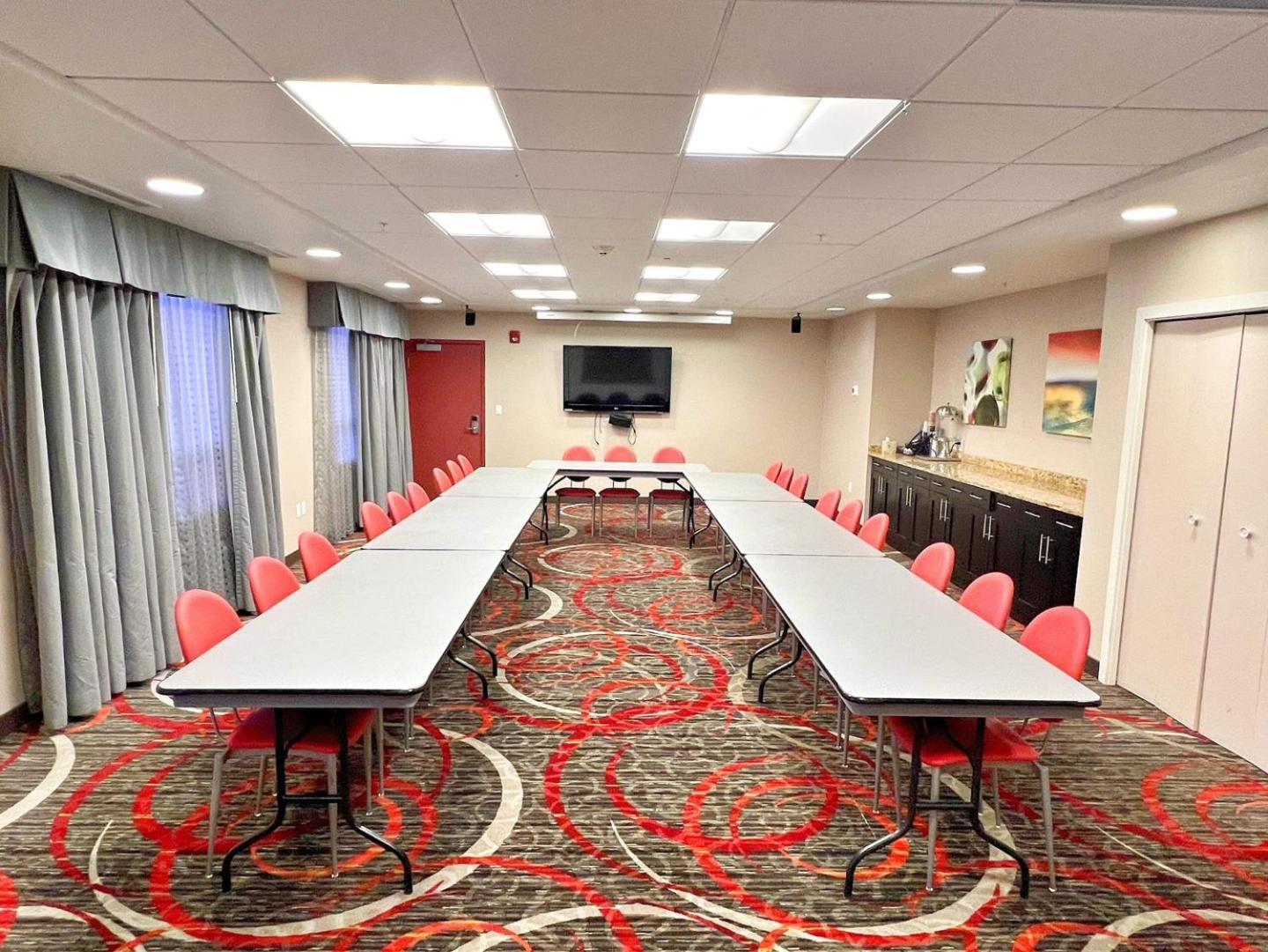 Chateau Inn & Suites Bonnyville Kültér fotó