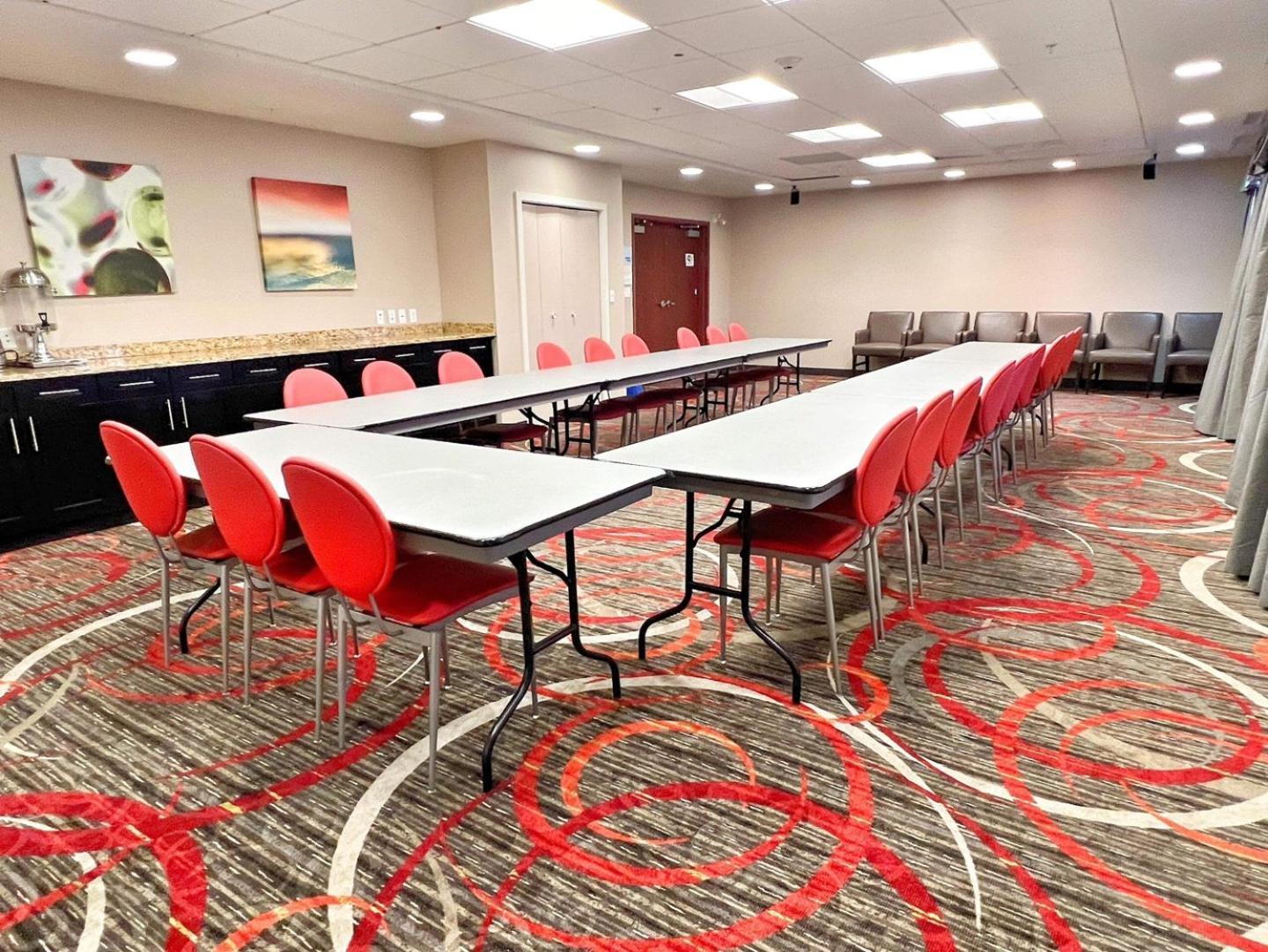 Chateau Inn & Suites Bonnyville Kültér fotó