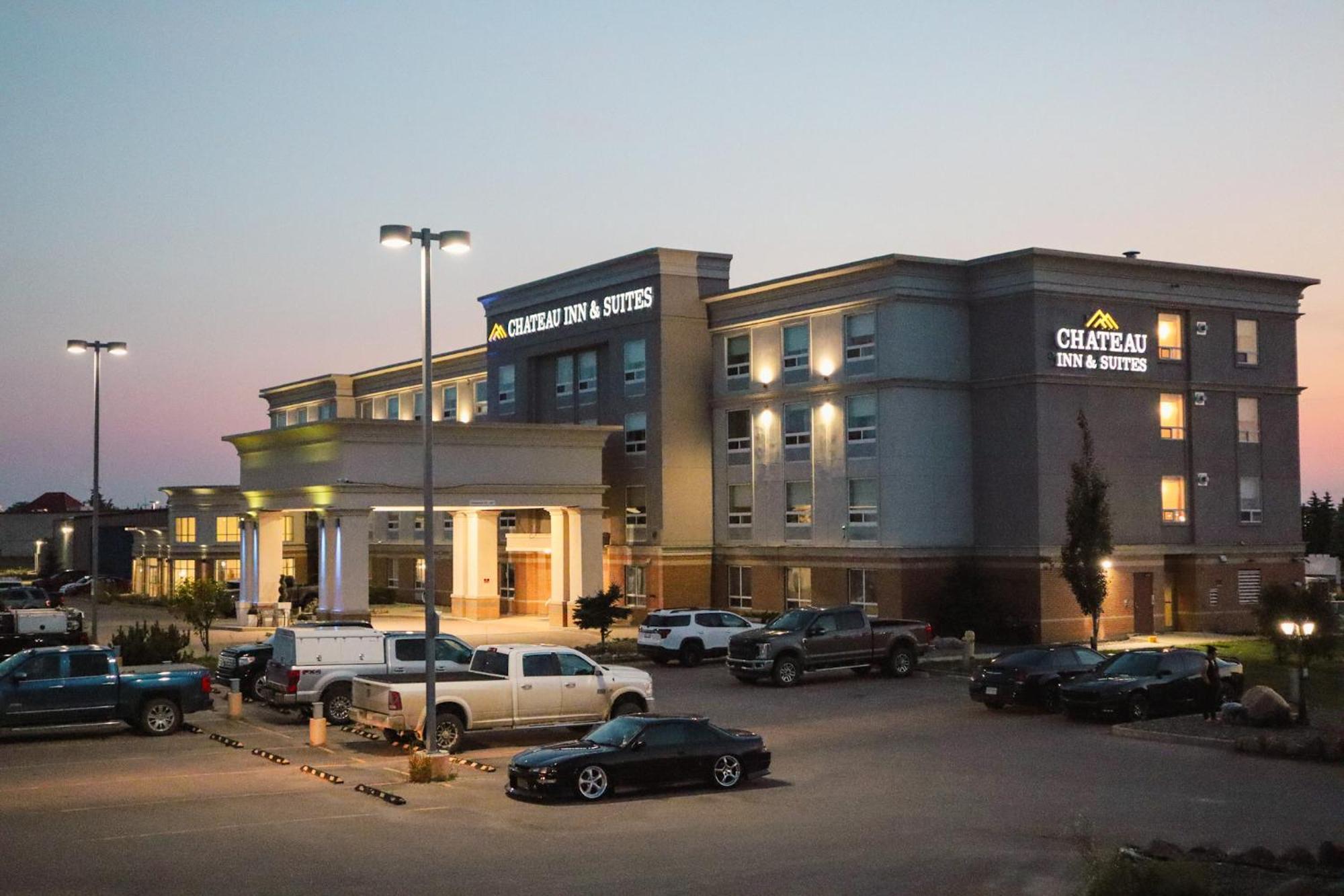 Chateau Inn & Suites Bonnyville Kültér fotó