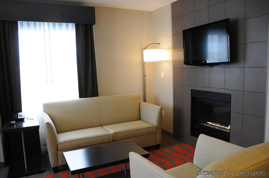 Chateau Inn & Suites Bonnyville Kültér fotó