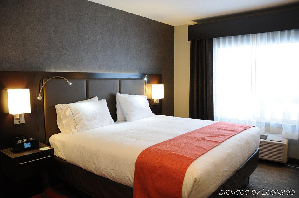 Chateau Inn & Suites Bonnyville Kültér fotó