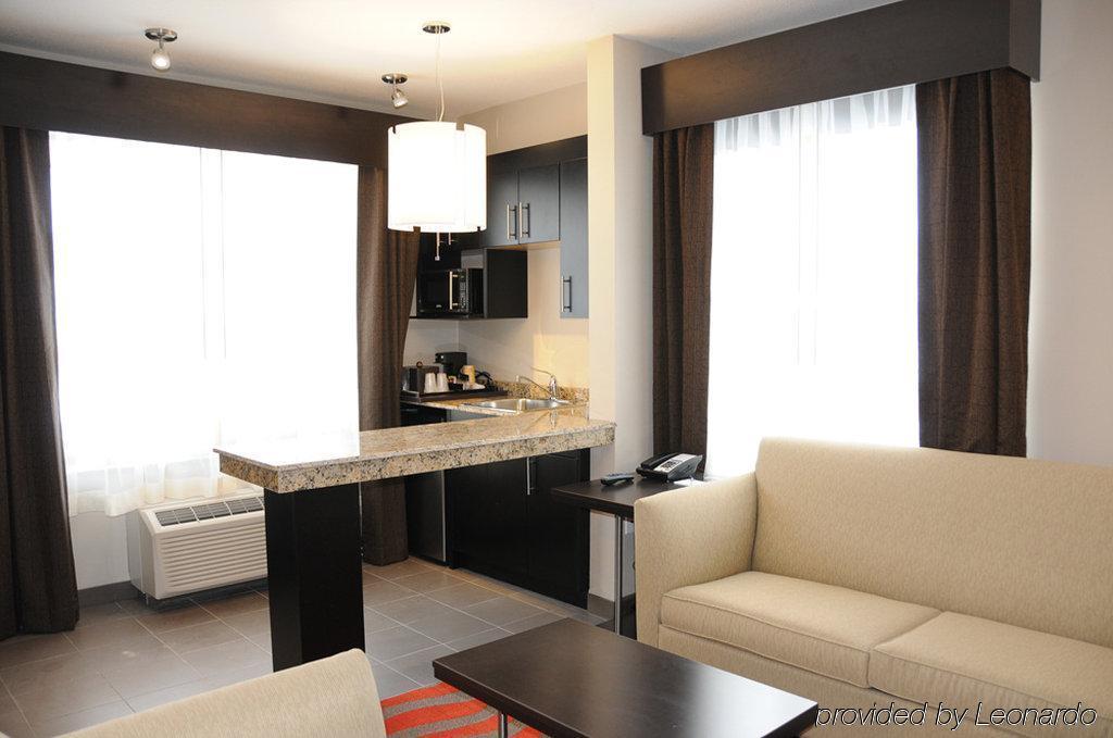 Chateau Inn & Suites Bonnyville Kültér fotó