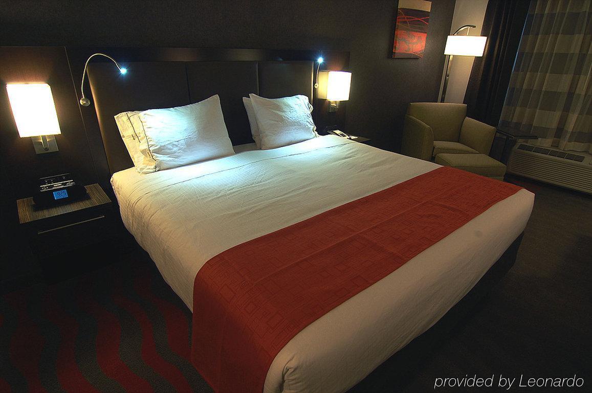 Chateau Inn & Suites Bonnyville Kültér fotó
