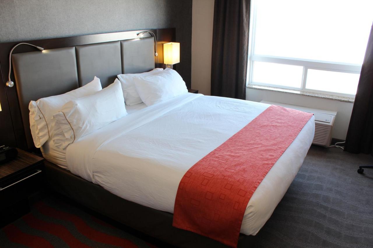 Chateau Inn & Suites Bonnyville Kültér fotó